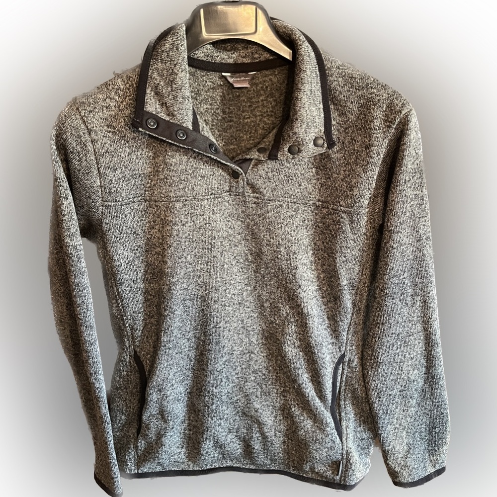 EDDIE BAUER WOMANS GRAY COZY 1/4 SNAP PULLOVER.  Size small.